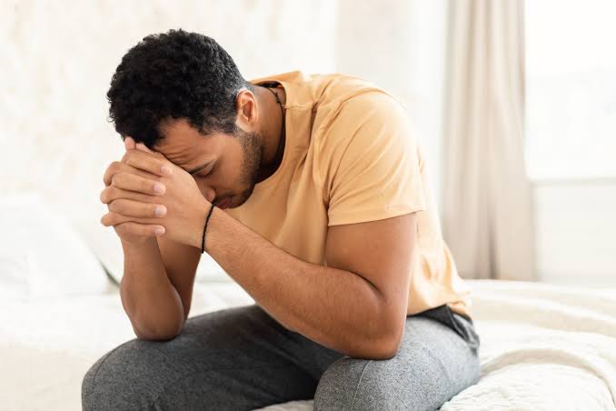نشانه های عزت نفس پایین